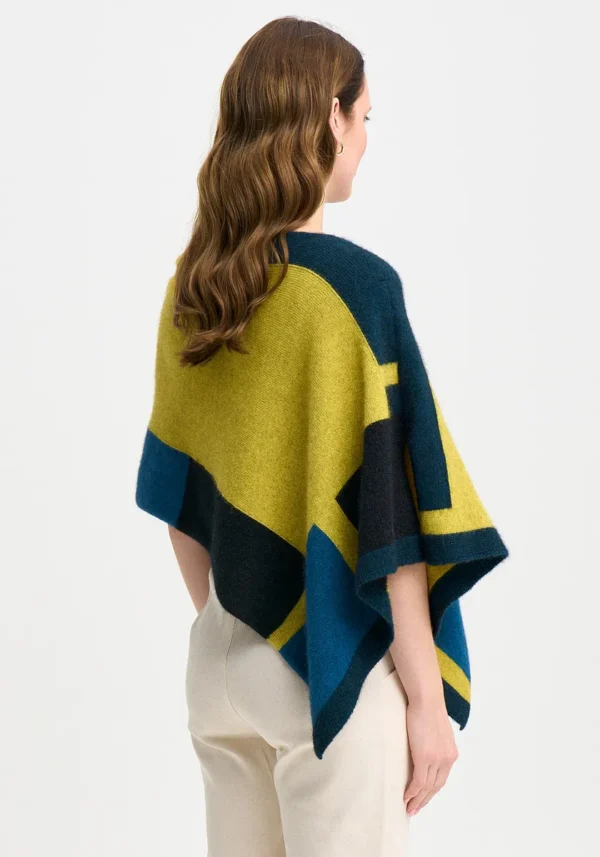 845-1677-EmpressPoncho-GoldenPearlPeacockMulti-MM2425-Helena-02 Merinomink - Empress Poncho