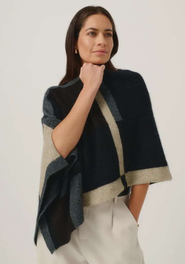Merinomink - Empress Poncho