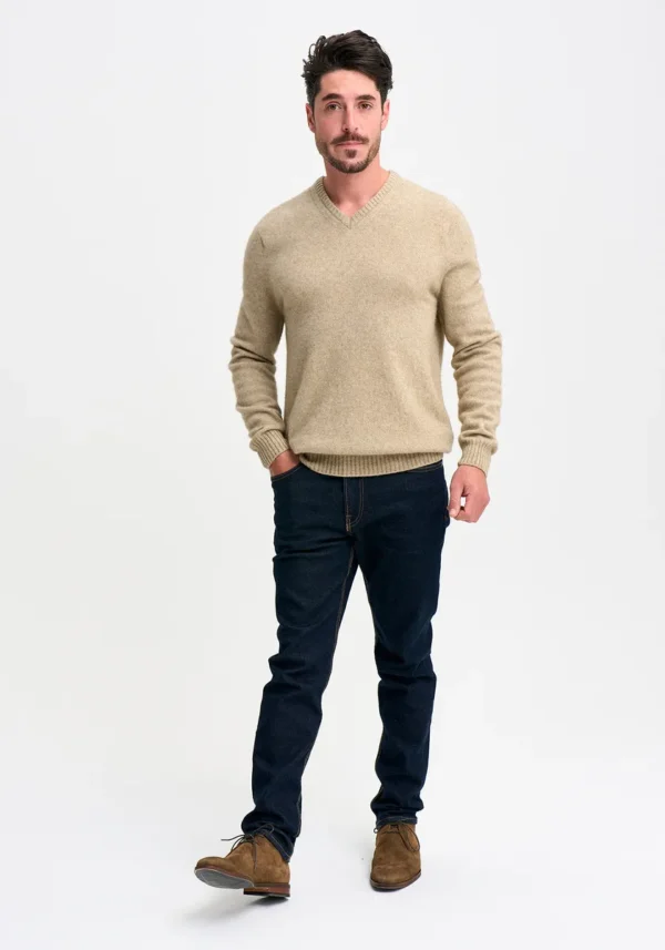 845-100148-AliVSweater-Latte-MM2425-Thomas-07 Merinomink - Ali V Sweater