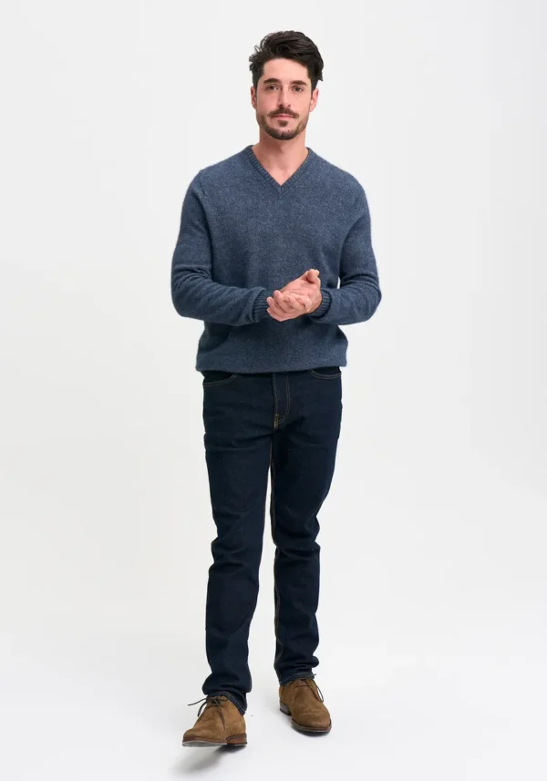 845-100148-AliVSweater-River-MM2425-Thomas-07 Merinomink - Ali V Sweater