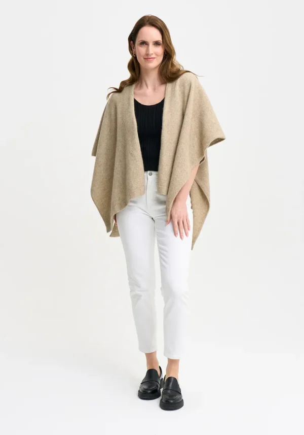 845-100293-ViolaWrap-Latte-MM2425-Helena-18 Merinomink - Viola Wrap