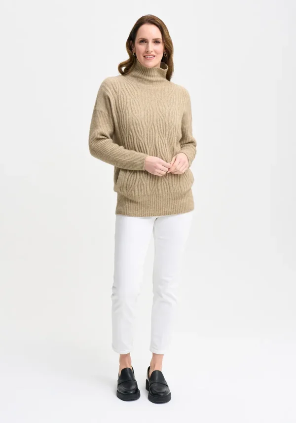 845-100295-NeveSweater-Latte-MM2425-Helena-06 Merinomink - Neve Sweater
