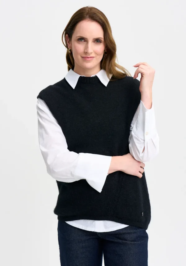 845-100299-ClaudiaVest-Jet-MM2425-Helena-19 Merinomink - Claudia Vest