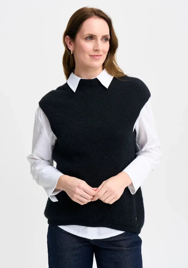 845-100299-ClaudiaVest-Jet-MM2425-Helena-29 Merinomink - Claudia Vest