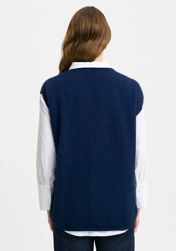 845-100299-ClaudiaVest-Zephyr-MM2425-Helena-04 Merinomink - Claudia Vest