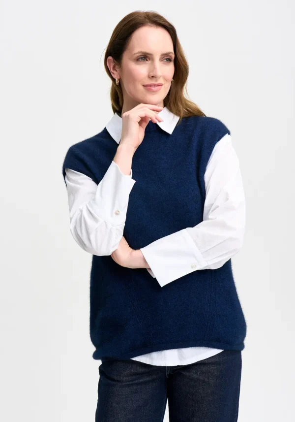 845-100299-ClaudiaVest-Zephyr-MM2425-Helena-23 Merinomink - Claudia Vest