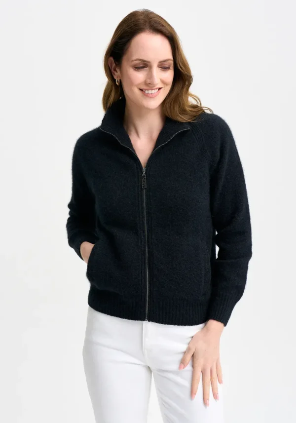 845-100300-ArianneJacket-Jet-MM2425-Helena-42 Merinomink - Arianne Jacket