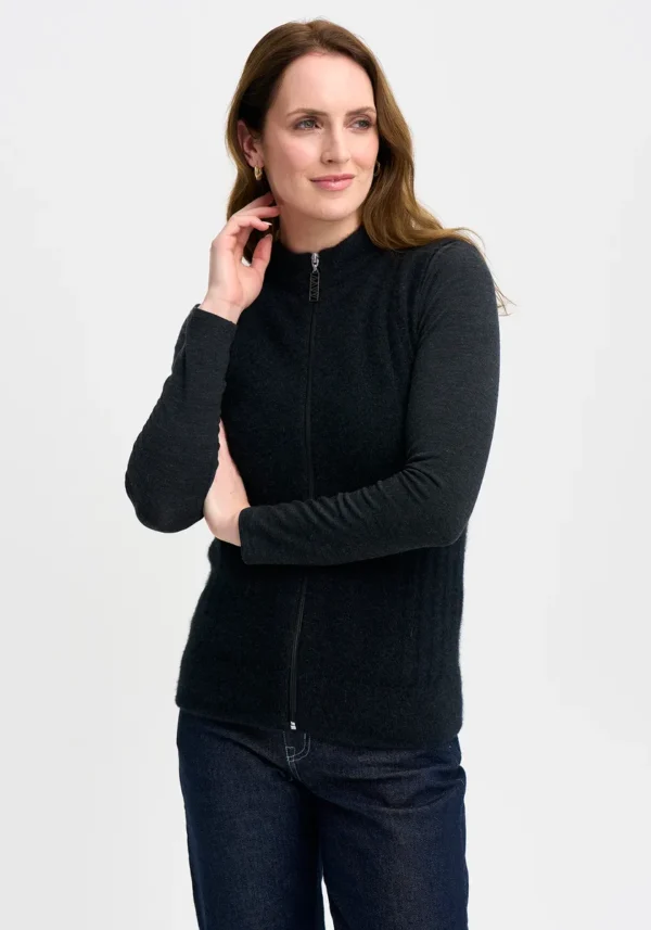 845-100351-MattisonVest-Jet-MM2425-Helena-20 Merinomink - Mattison Vest