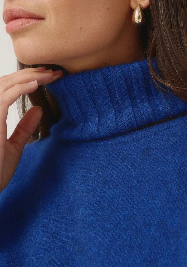 845-0610-EssentialSnood-DustyBlue-MM25-Belu-008 Merinomink - Essential Snood
