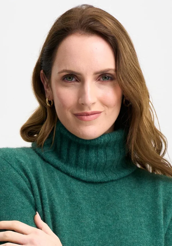 845-0610-EssentialSnood-Fern-MM2425-Helena-05 Merinomink - Essential Snood