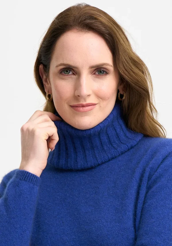 845-0610-EssentialSnood-Lapis-MM2425-Helena-01 Merinomink - Essential Snood